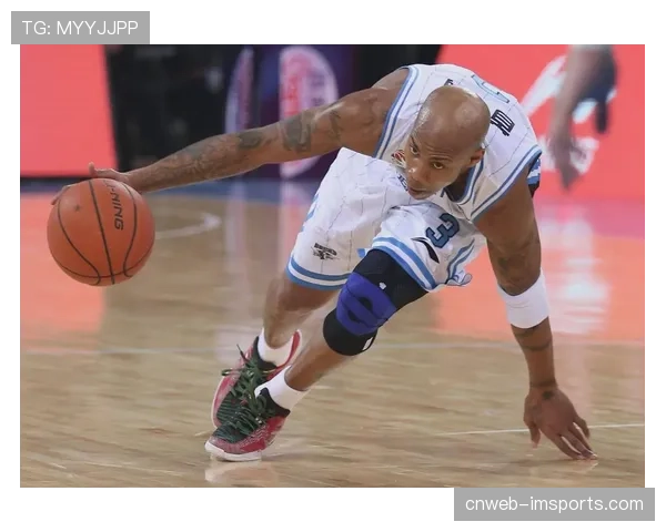 深度复盘:现代篮球空间理论下,“边路传中”战术在NBA的演变与应用